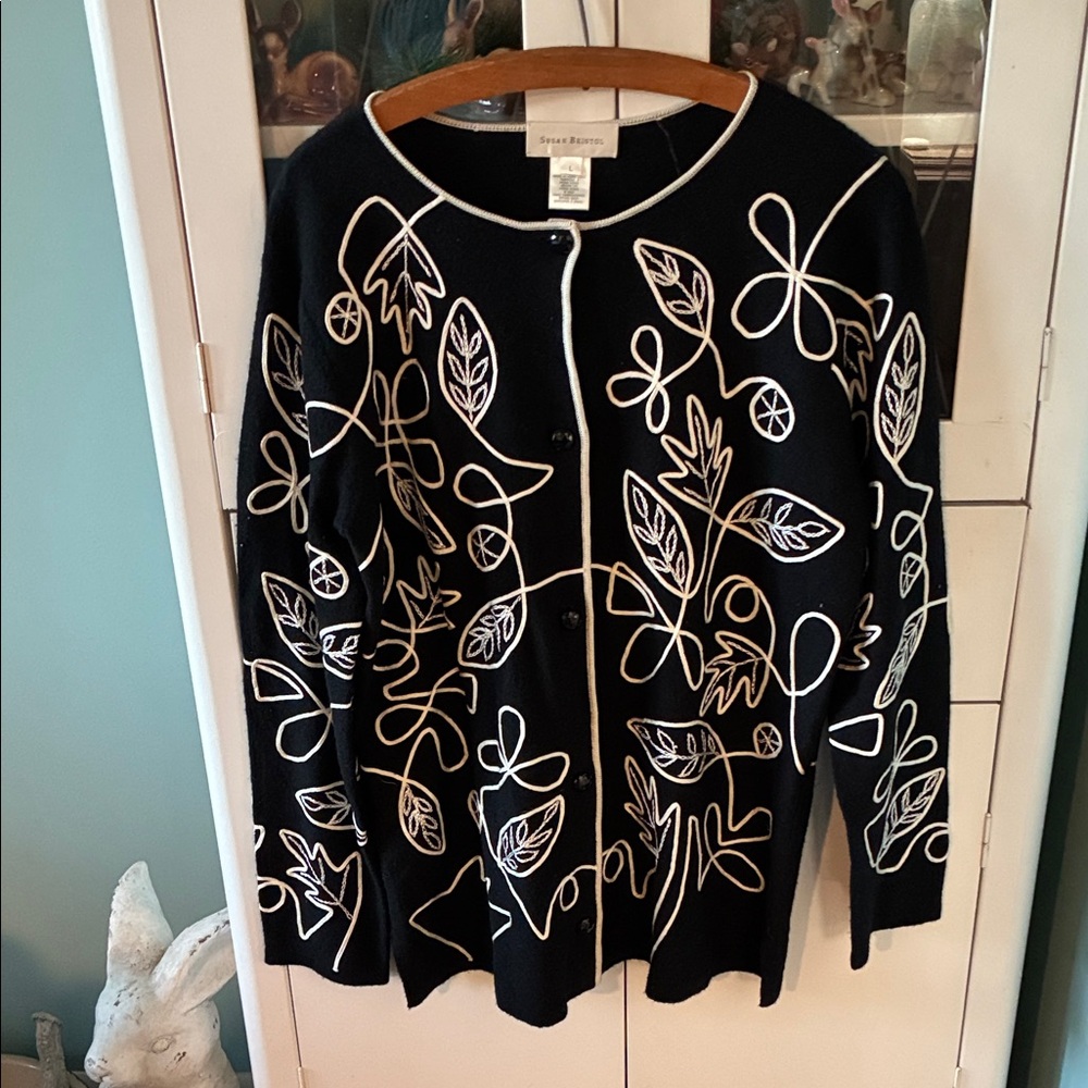 Susan Bristol sz L Vintage Wool Black and White Floral Cardigan